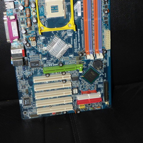 Motherboard Gigabyte GA-8IPE1000-G used