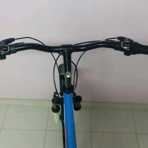Mountain bike 26 inch blue like new, men's with gears and suspension