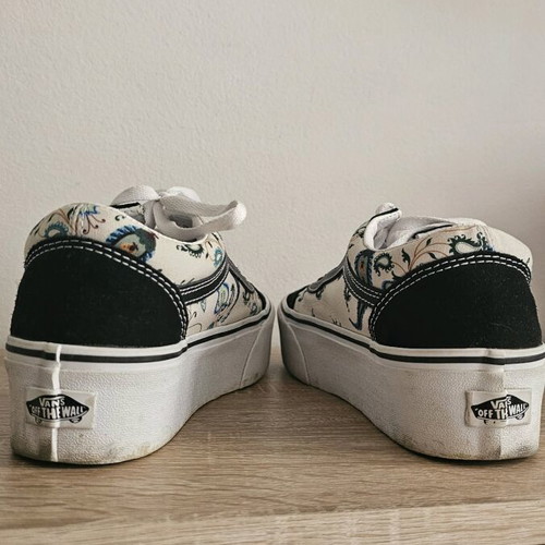 Vans γυναικεία παπούτσια νούμερο 40 σαν καινούργια, μαύρο και άσπρο