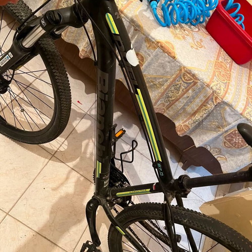 Bianchi 27.5 Mountain Bike like new, aluminum, disc brakes, front suspension