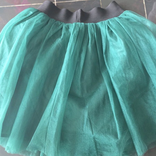 Green tulle skirt like new, sizes XS, S, M