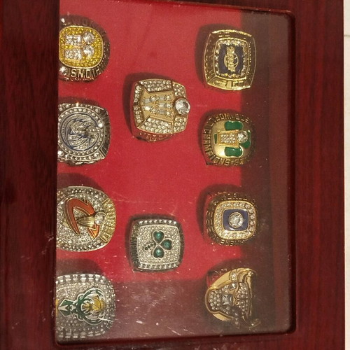 NBA collection of 10 rings like new in wooden box