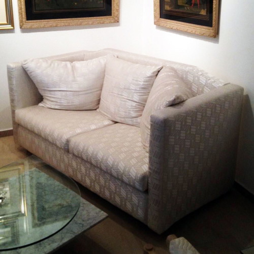 Three-seater sofa white luxurious like new