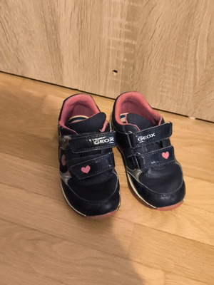 Geox girls' sport shoe used size 25, blue and pink