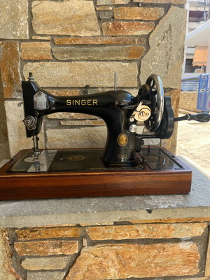 Vintage ραπτομηχανή Singer 128K μεταχειρισμένη, πλήρης και λειτουργική