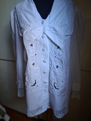 Vintage traditional blouse with embroidery and handmade lace like new