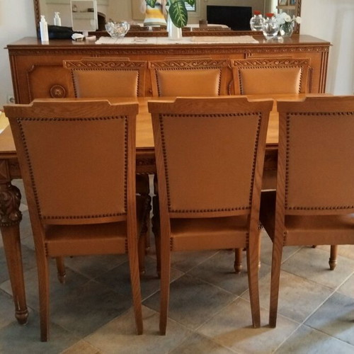Classic extendable dining set with 8 leather chairs like new