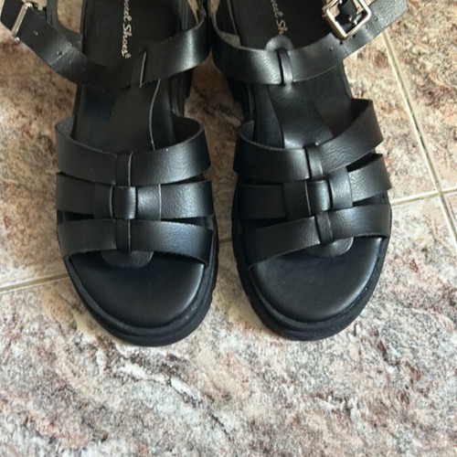 Flat forms new, size 38, black