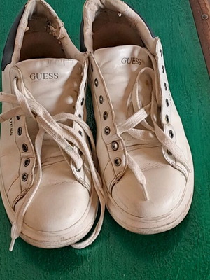Men's shoes used, size 42, white sneakers with wear