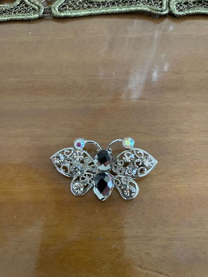 Pin like new