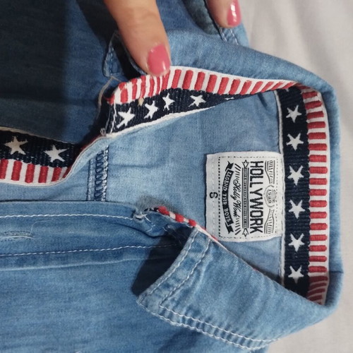 Shirt size 6 years like new, blue