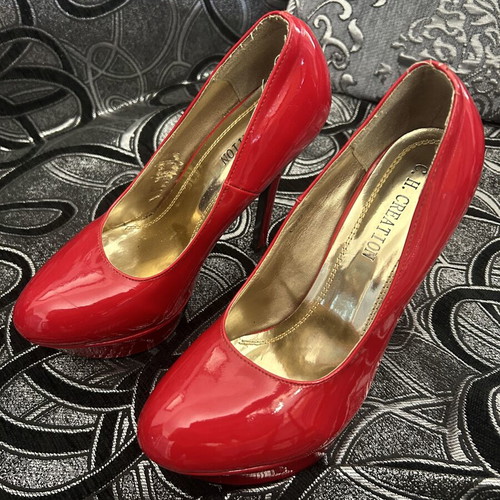 Red high heels size 38 like new