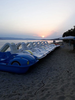 Θαλάσσια ποδήλατα 4-θέσια μεταχειρισμένα, πακέτο 8 με τσουλήθρα και σκάλα