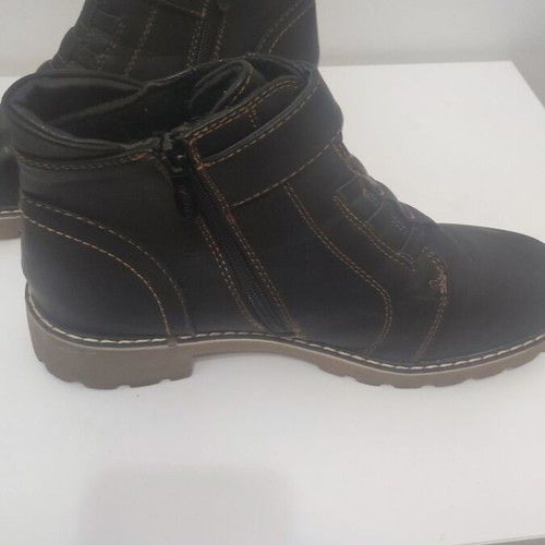 Women's ankle boots like new with warm lining and zipper, size 41
