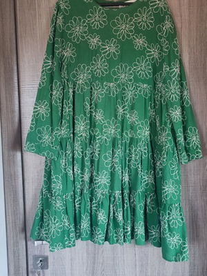 Zara embroidered green dress like new, size M