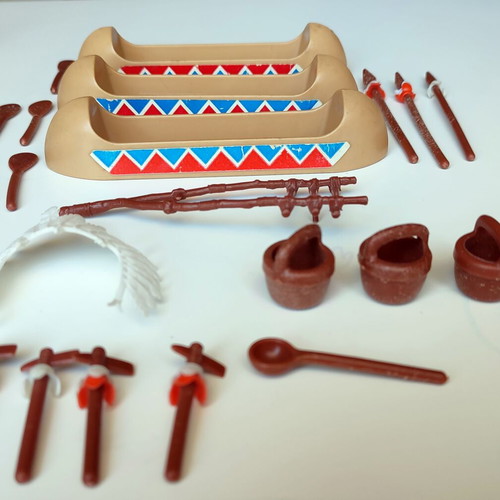 Playmobil 3251 Indian Family with Canoe parts used, 21 pieces