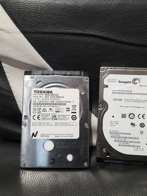 Σκληροί δίσκοι 320 GB 2.5" σαν καινούργιο, 2 τεμάχια Toshiba & Seagate