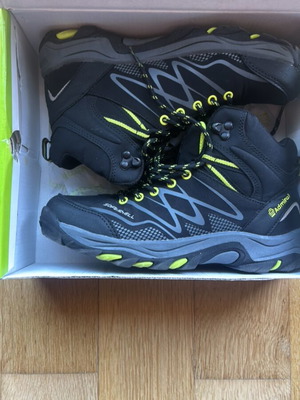 Admiral Kids Hiking Snow Boots size 36-37 like new black