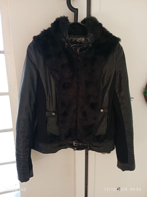 Leather jacket with fur like new, black, size S