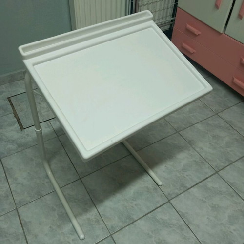 Folding table new, practical and convenient