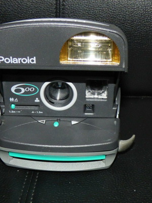 Φωτογραφική μηχανή Polaroid 600 μεταχειρισμένη σε κουτί