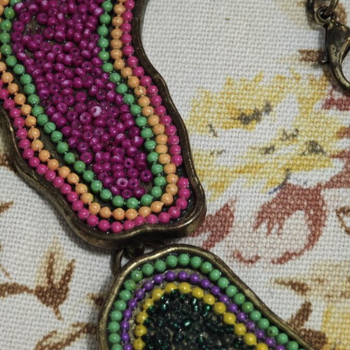 Necklace like new with colorful beadwork