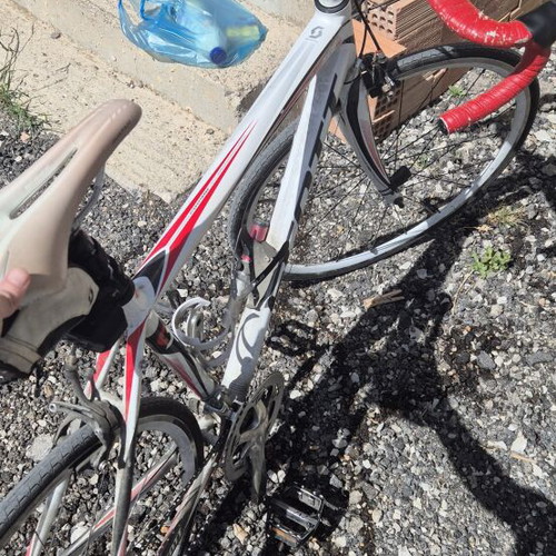 Scott Speedster S20 road bike 2011 with Shimano Ultegra and Campagnolo brakes