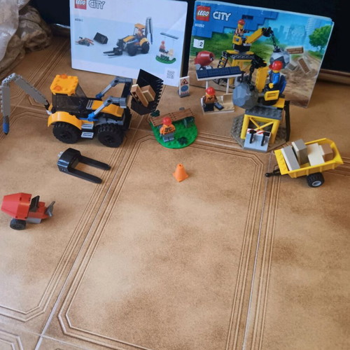 Lego City 60385 and 60252 like new, with instructions, no box