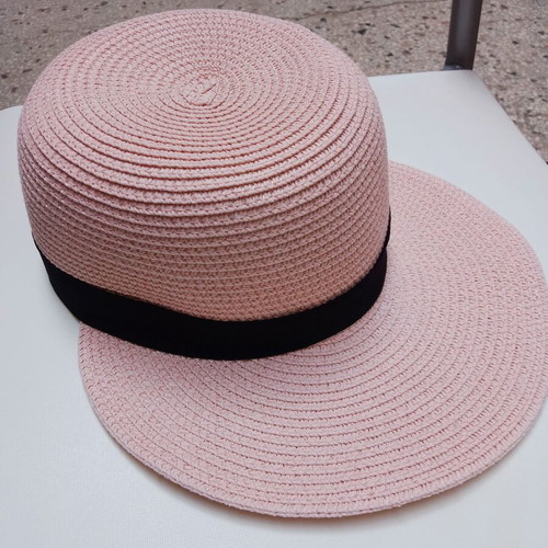 Women’s pastel straw hat like new