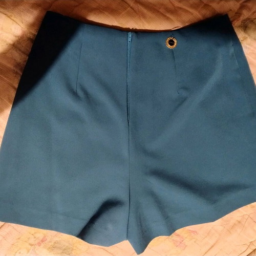 Lynne petrol skirt-shorts like new with detachable chain size L