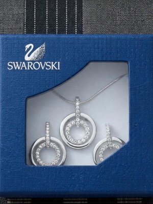 Jewelry set Swarovski silver necklace and earrings with white stone new