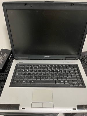 TOSHIBA SATELLITE L40 - 16D laptop μεταχειρισμένο για ανταλλακτικά
