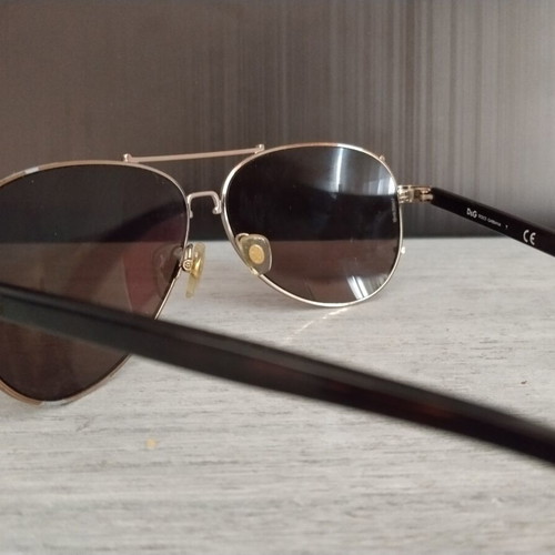 Dolce & Gabbana Aviator sunglasses like new, metal frame, brown