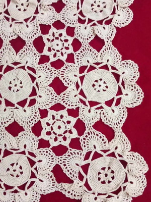 Knitted doily with napkin new