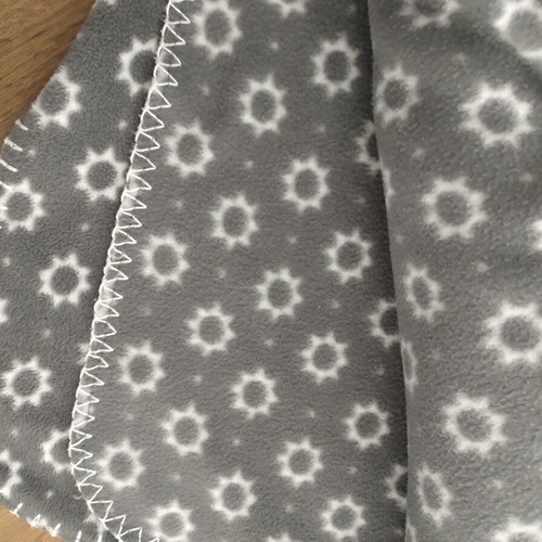 Fleece blanket like new for single bed