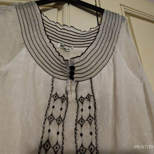 Mini Beach Dress like new, white with black embroidery, size M
