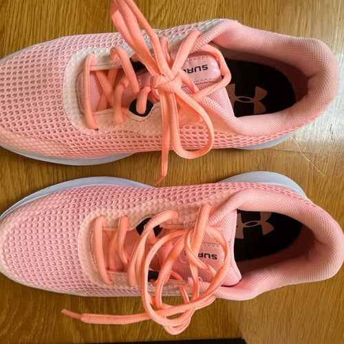 Under Armour athletic shoes new, salmon color, size 38.5
