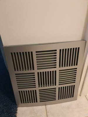 Metal CD/DVD case used with over 45 slots