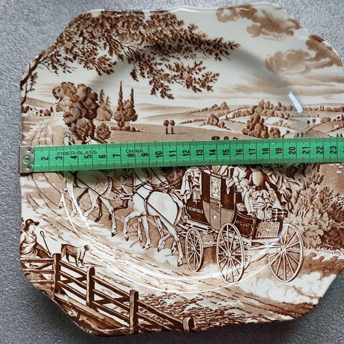 Decorative collectible Johnson Brothers plate from England like new