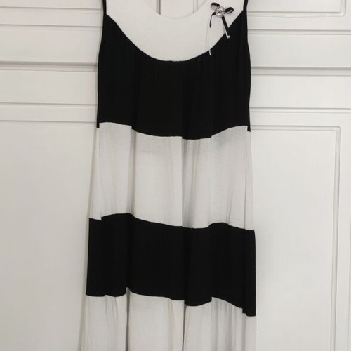 Black and white striped dress one size, like new, romantic style