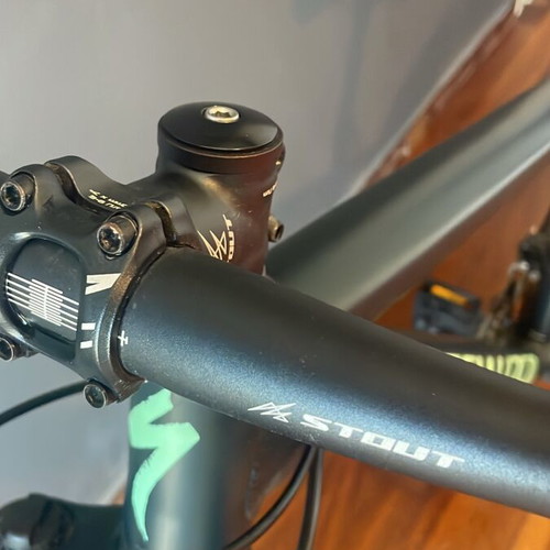 Specialized Rockhopper 2020 mountain bike, 29 inch, front suspension