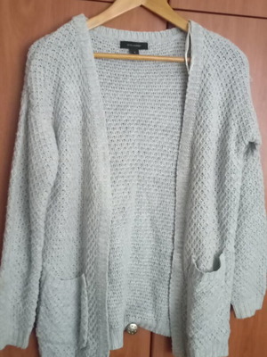 Women's knitted cardigan without buttons with pockets like new, gray