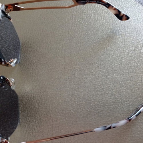 Med sunglasses used with metal and acetate frame, pink gold lenses
