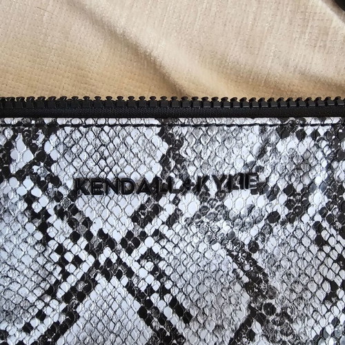 Kendall and Kylie shoulder leather bag croco style like new