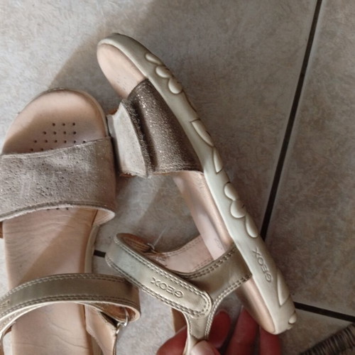 Geox Sandal Haiti like new, size 32, gold
