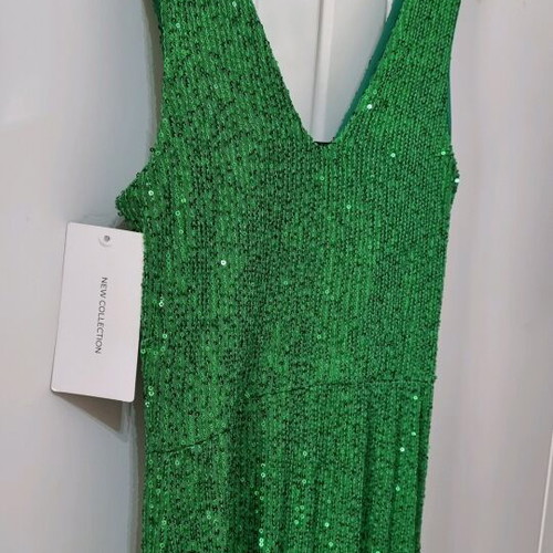 Dress new with sequins mermaid style, size S-M, green