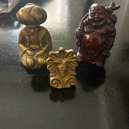 Set of three decorative figurines like new