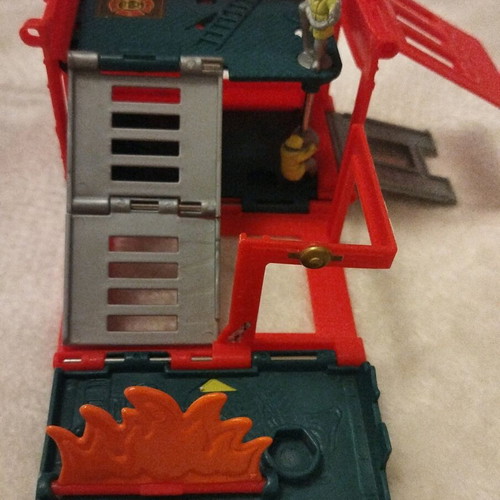 Matchbox foldable fire station like new