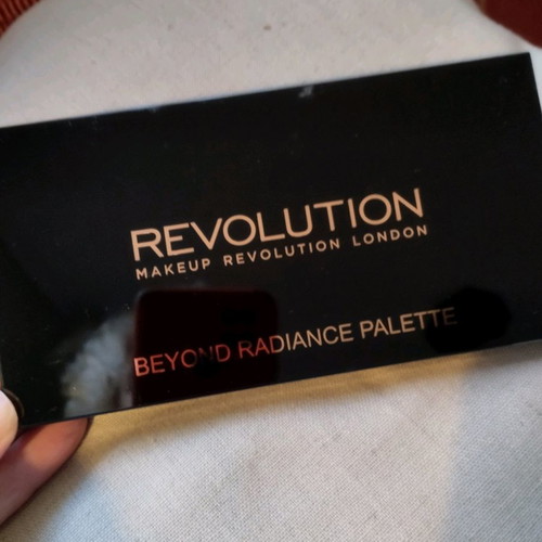 Revolution Highlighters Palette New with 3 Shades
