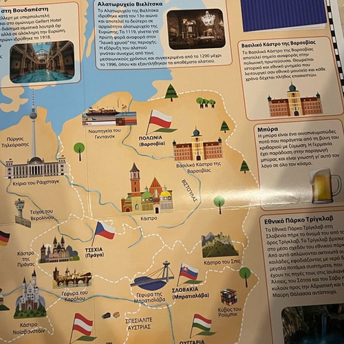 Atlas of Europe like new with 6 foldable maps and 12 booklets